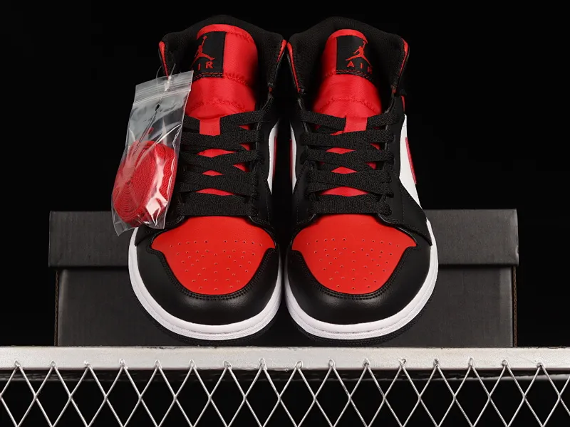 All categories Air Jordan Jordan series basketball shoes Air Jordan 1 Mid Air Jordan 1 Mid AJ1 Joe 1 black and white mid-top basketball shoes 554724-079